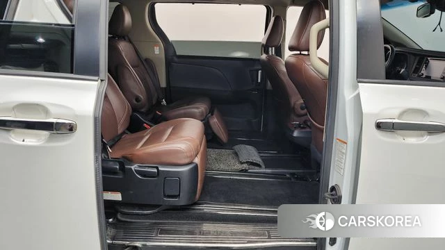 Toyota Sienna 2018 Белый из Кореи, фото 3