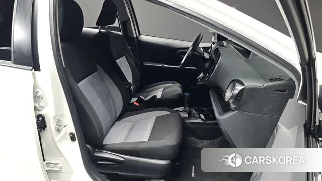 Toyota Prius C 2021 Белый из Кореи, фото 3