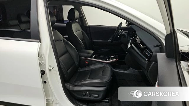 Kia Niro Plus 2022 Белый из Кореи, фото 3