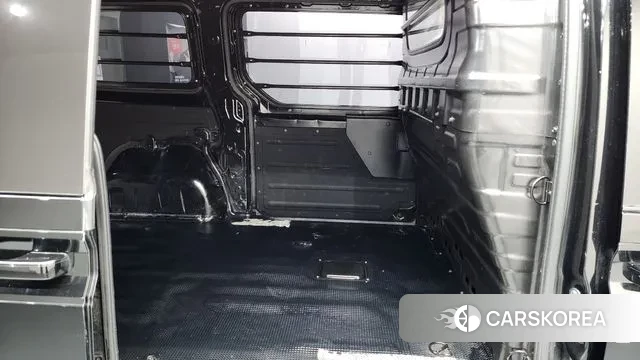 Hyundai Staria 2023 Черный из Кореи, фото 3