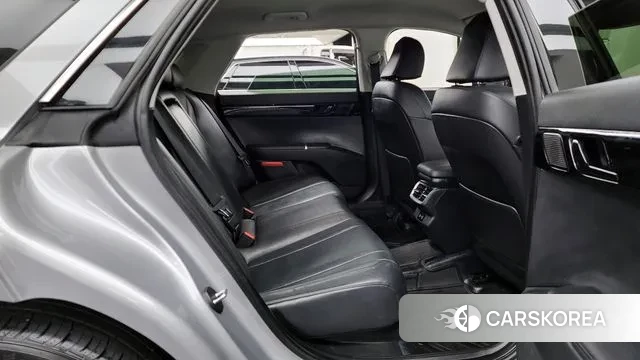 Hyundai Grandeur (GN7) 2024 Серебристо-серый из Кореи, фото 3