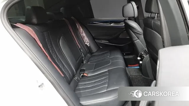 BMW 5 Series (G30) 2021 Белый из Кореи, фото 3