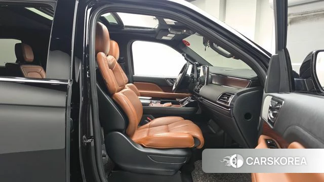 Lincoln Navigator 4th generation 2021 Черный из Кореи, фото 3