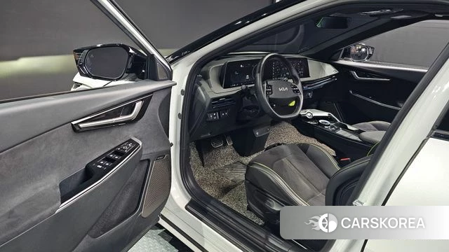 Kia EV6 2023 Белый из Кореи, фото 3