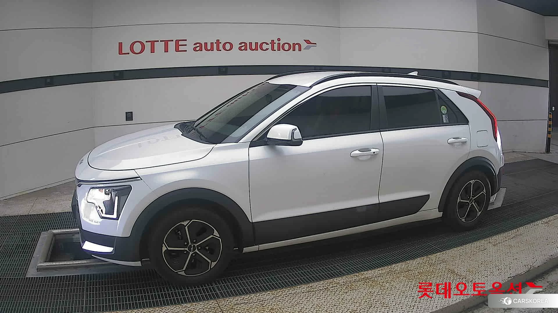 Kia Niro Hybrid 2022 Snow White Pearl (optional) из Кореи, фото 3