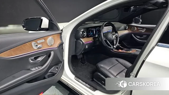 Mercedes-Benz E-Class W213 2021 Белый из Кореи, фото 3