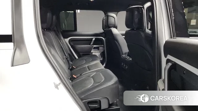 Land Rover Defender (L663) 2024 Белый из Кореи, фото 3