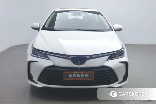 Toyota Corolla 2021 Белый из Китая, фото 3