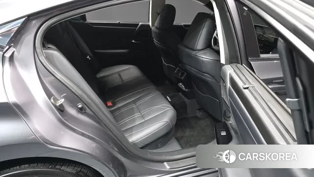 Lexus ES300h 7th generation 2023 Серый из Кореи, фото 3