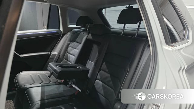 Volkswagen Tiguan second Generation 2021 Белый из Кореи, фото 3