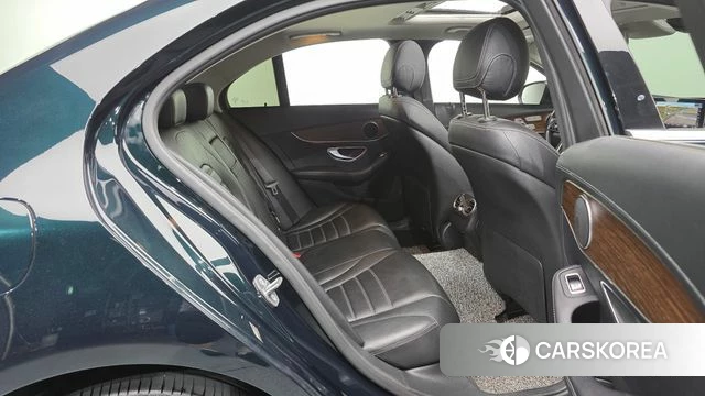 Mercedes-Benz C-Class W205 2019 Темно-зеленый из Кореи, фото 3