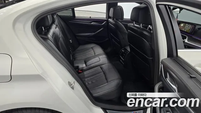 BMW 5 Series (G30) 2023 Белый из Кореи, фото 3