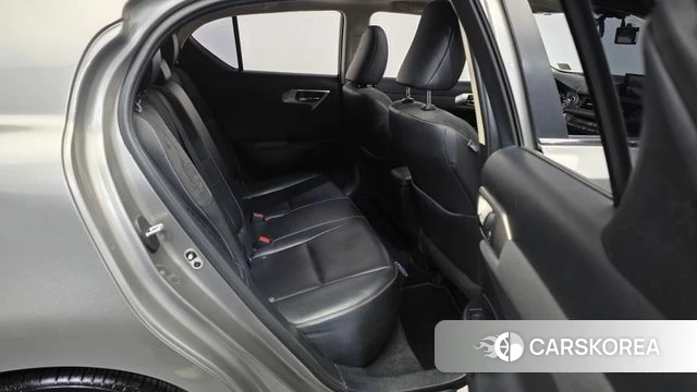 Lexus CT200h 2018 Серебристо-серый из Кореи, фото 3