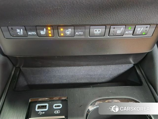 Lexus ES300h 7th generation 2025 Черный из Кореи, фото 3