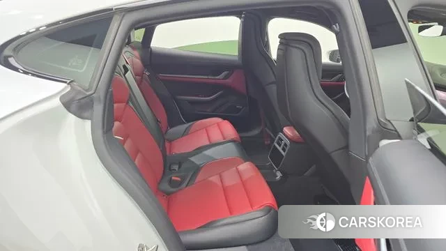 Porsche Taycan 2025 Белый из Кореи, фото 3