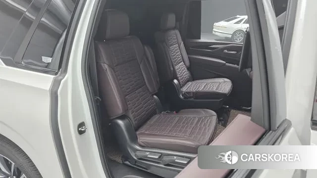 Cadillac Escalade 5th Generation 2023 Белый из Кореи, фото 3