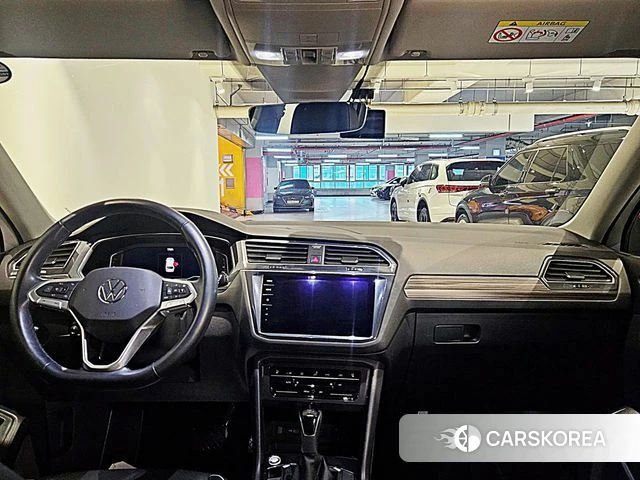 Volkswagen Tiguan Allspace 2022 Белый из Кореи, фото 3