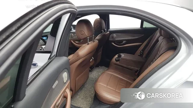 Mercedes-Benz E-Class W213 2020 Серебряный из Кореи, фото 3