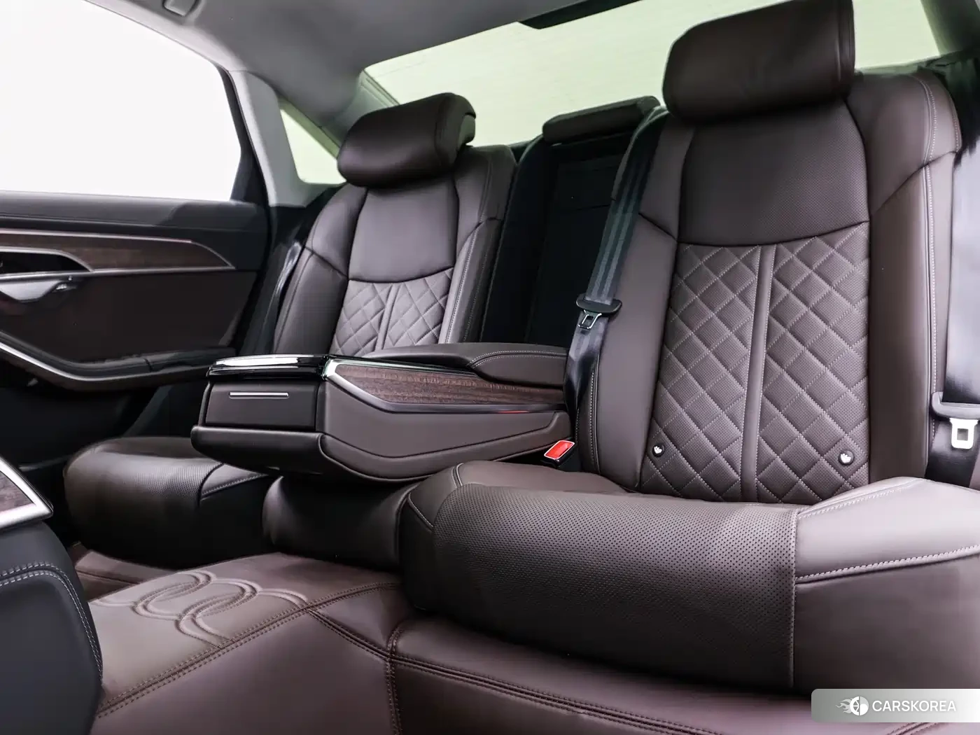 Audi A8 2025 Черный из Китая, фото 3