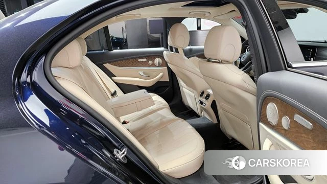 Mercedes-Benz E-Class W213 2023 Синий из Кореи, фото 3