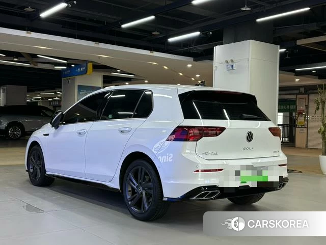Volkswagen Golf 2024 Белый из Китая, фото 3