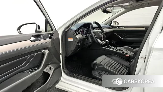 Volkswagen Passat GT (B8) 2021 Белый из Кореи, фото 3