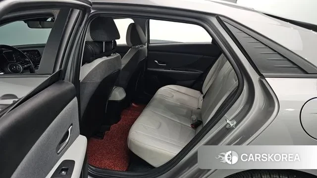 Hyundai Avante Hybrid (CN7) 2022 Серебристо-серый из Кореи, фото 3