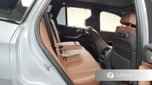 BMW X5 (G05) 2025 Светло-серебряный цвет из Кореи, фото 3