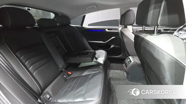 Volkswagen Arteon 2023 Черный из Кореи, фото 3