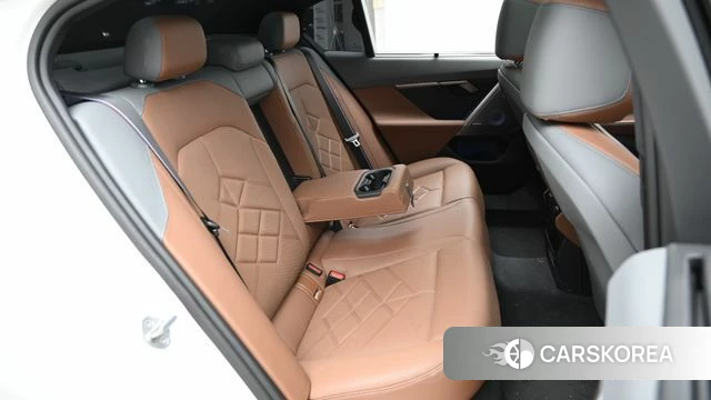 BMW i5 (G60) 2023 Белый из Кореи, фото 3