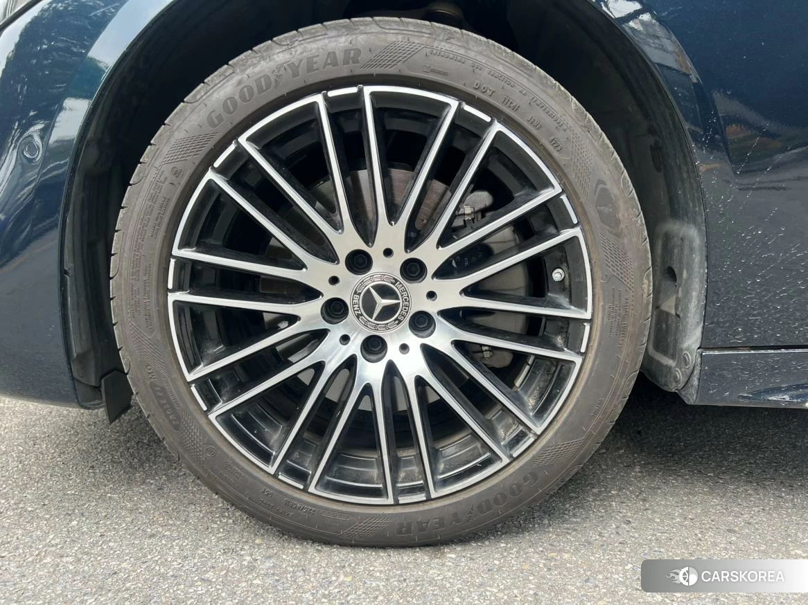Mercedes-Benz Class C 2023 Зеленый из Китая, фото 3