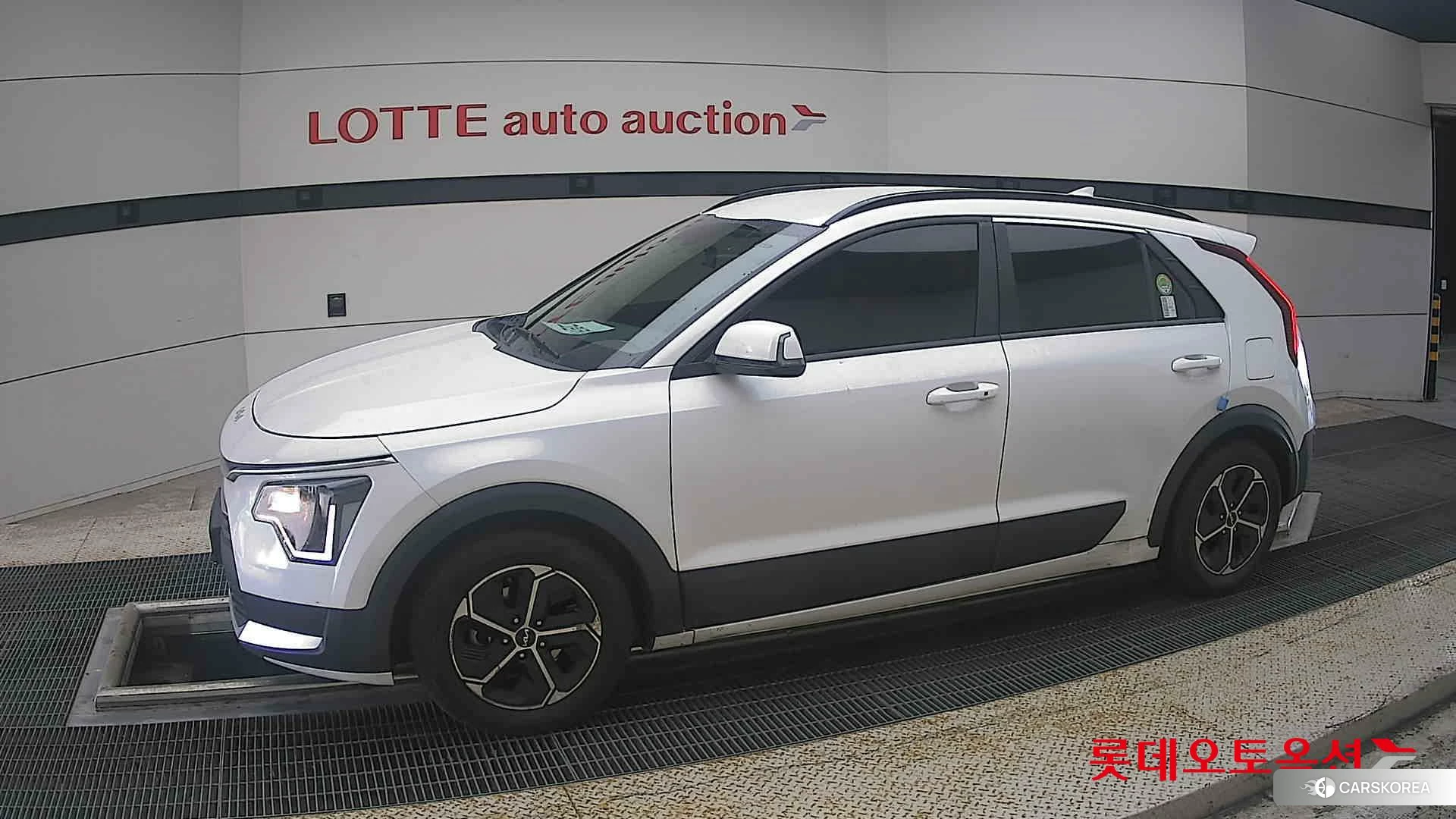 Kia Niro Hybrid 2022 Snow White Pearl (optional) из Кореи, фото 3