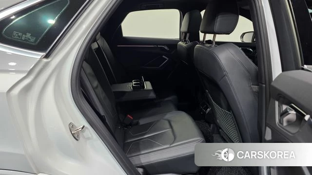 Audi Q3 (F3) 2023 Белый из Кореи, фото 3