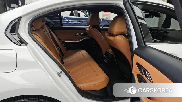 BMW 3 Series (G20) 2023 Белый из Кореи, фото 3
