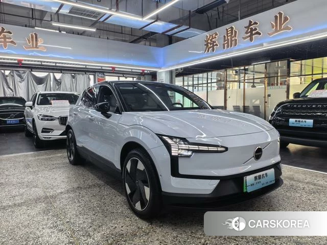 Volvo EX30 2024 Синий из Китая, фото 3