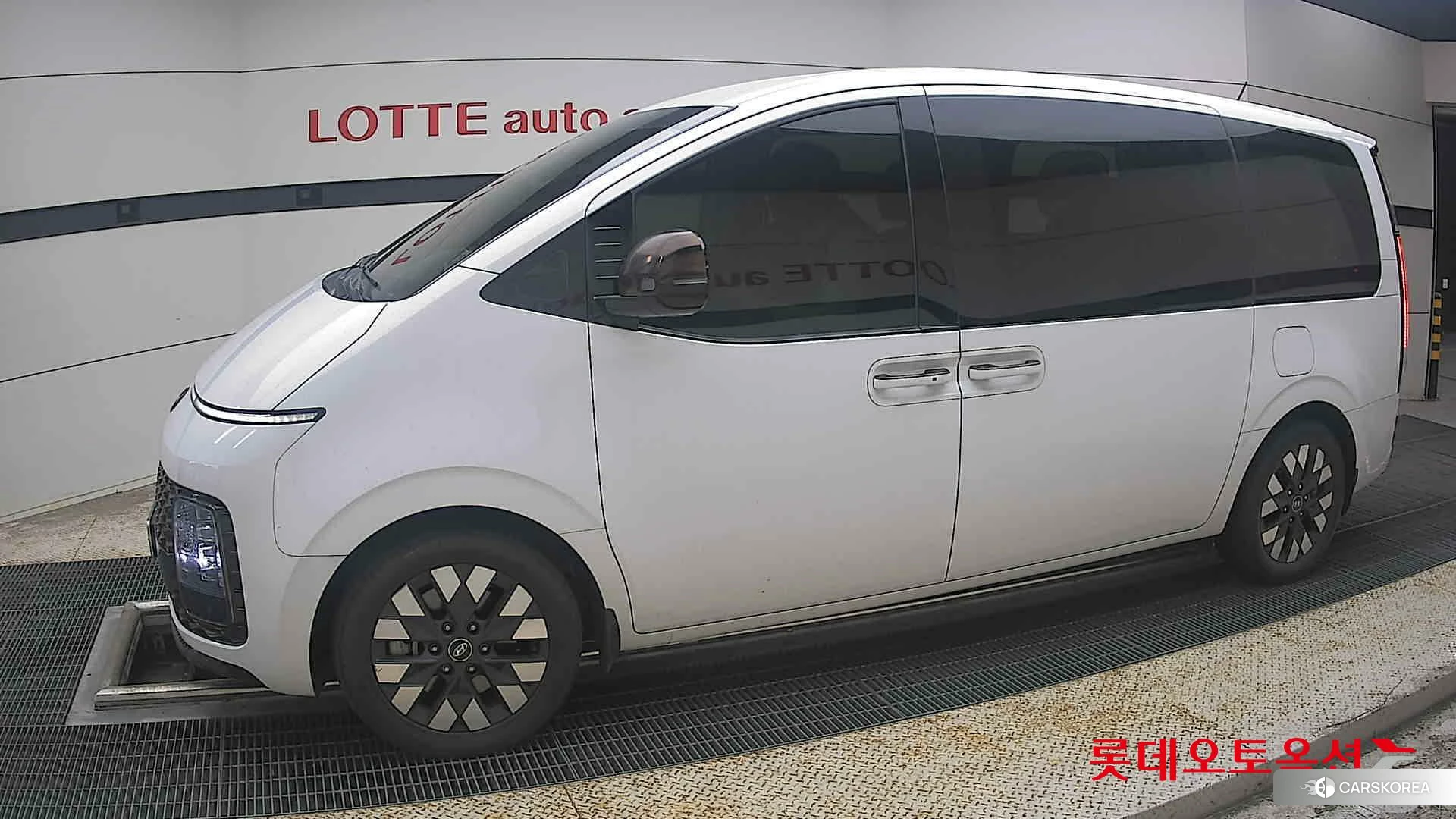 Hyundai Staria Lounge 2022 Белый из Кореи, фото 3