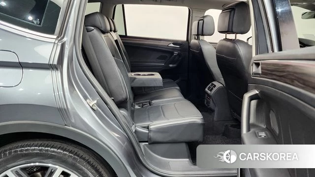 Volkswagen Tiguan Allspace 2022 Серый из Кореи, фото 3