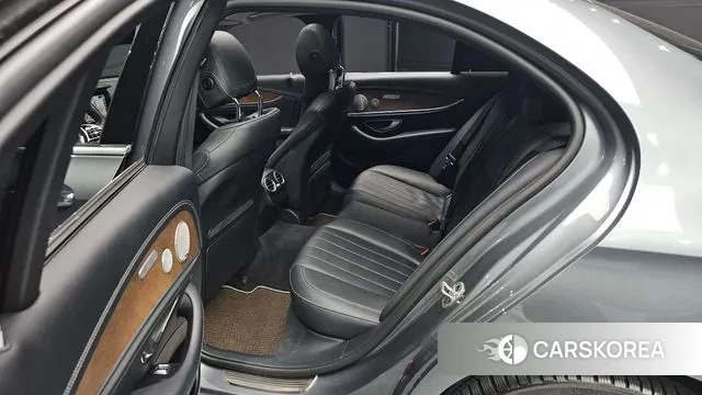 Mercedes-Benz E-Class W213 2019 Серый из Кореи, фото 3