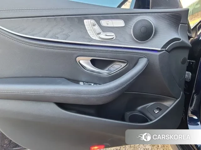 Mercedes-Benz E-Class W213 2020 Синий из Кореи, фото 3