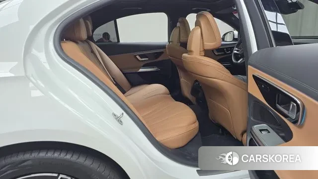 Mercedes-Benz E-Class W214 2025 Белый из Кореи, фото 3