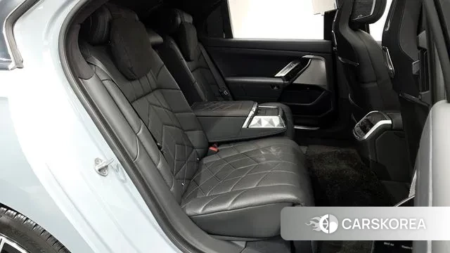 BMW 7 Series (G70) 2023 Серый из Кореи, фото 3