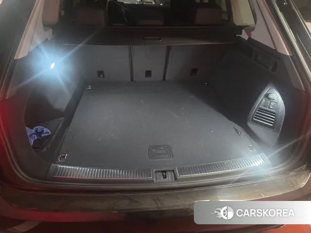 Volkswagen Touareg 3rd generation 2024 Коричневый из Кореи, фото 3