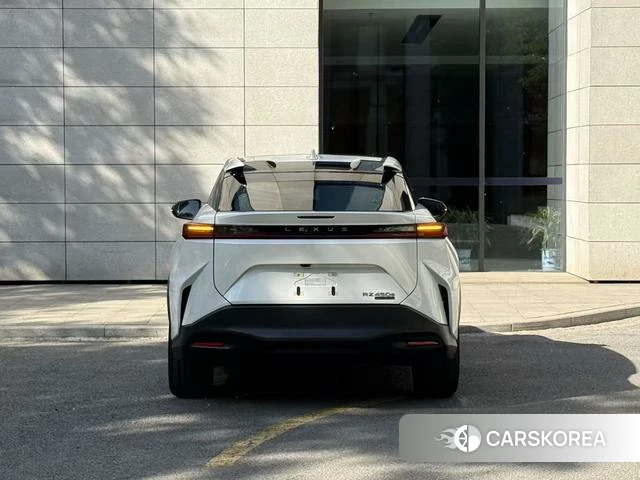 Lexus RZ 2023 Белый из Китая, фото 3