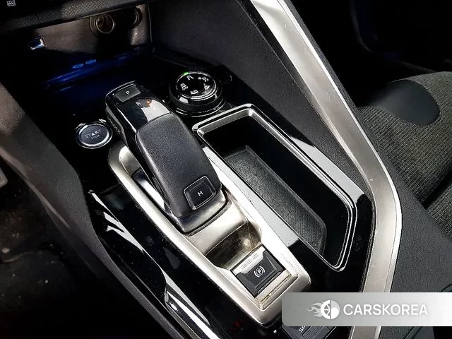 Peugeot 3008 second generation 2018 Белый из Кореи, фото 3