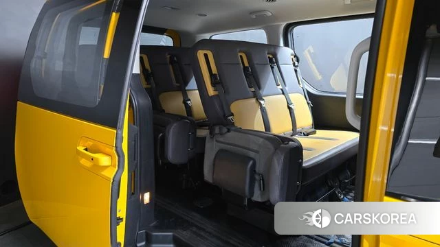 Hyundai Staria 2022 Желтый из Кореи, фото 3