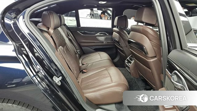 BMW 7 Series (G11) 2018 Черный из Кореи, фото 3