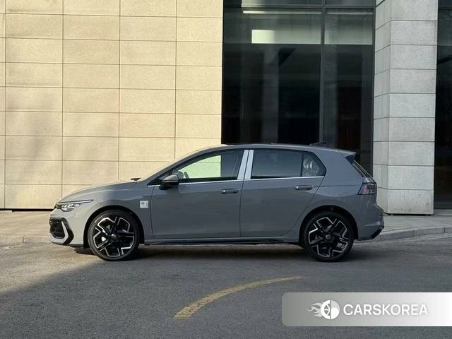 Volkswagen Golf 2026 Темно-серый из Китая, фото 3