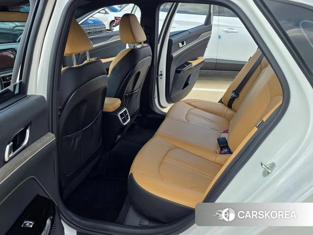 Kia K5 3rd generation 2023 Белый из Кореи, фото 3