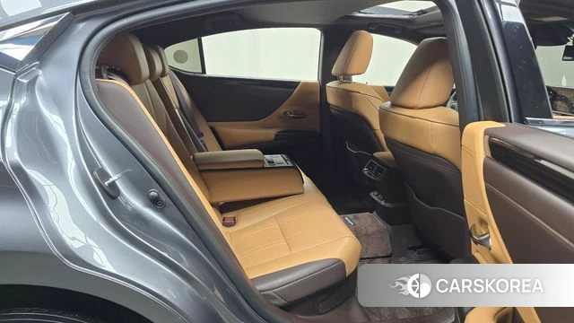 Lexus ES300h 7th generation 2020 Серый из Кореи, фото 3
