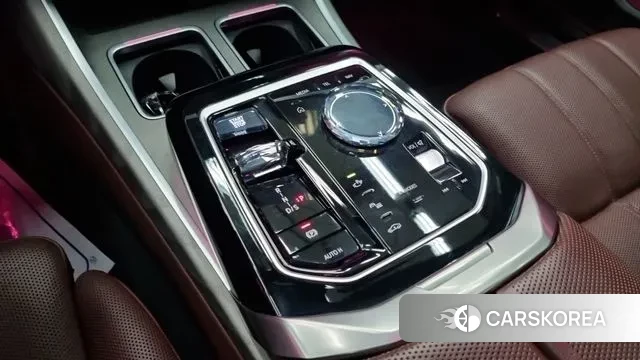 BMW 7 Series (G11) 2023 Белый из Кореи, фото 3